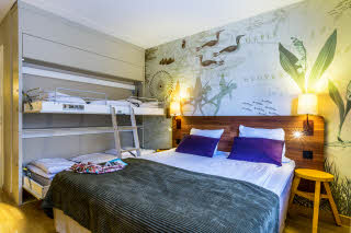 Foto: Karl Gabor Bed and wall bed in Family room
